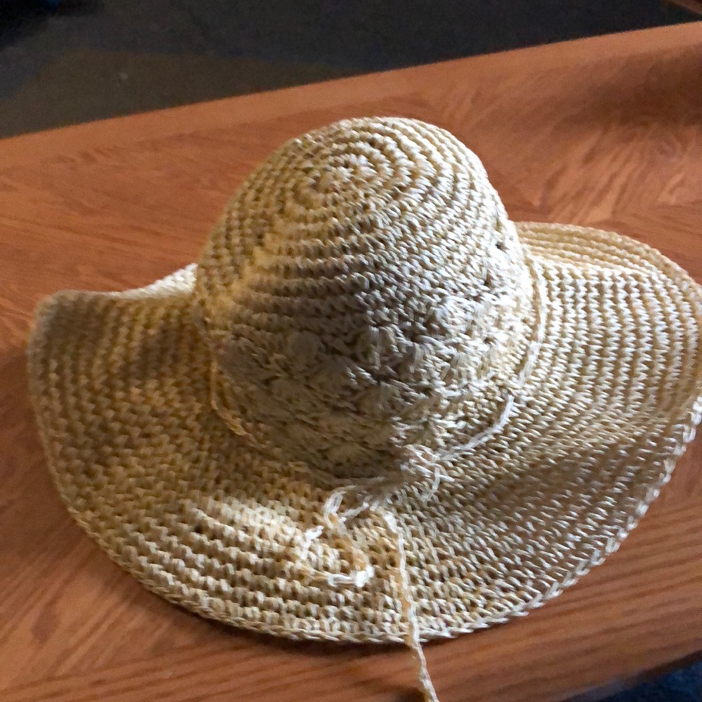MOVING SALE NO HAGGLING WOMEN SURFWARE BEIGE HAWAIIAN STRAW HAT WEAR NECK TIE.